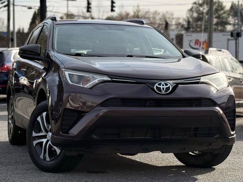 Used 2016 Toyota RAV4 LE image 7