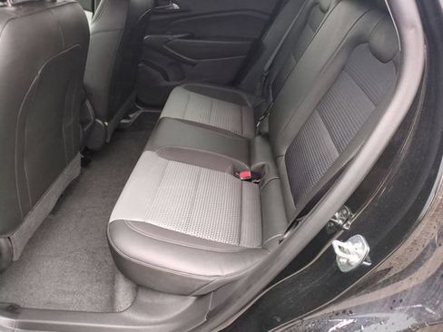 Used 2025 Chevrolet Trax LT FWD image 21