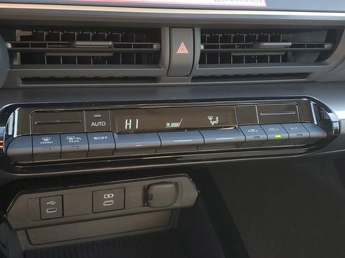 New 2026 Toyota Prius LE image 24