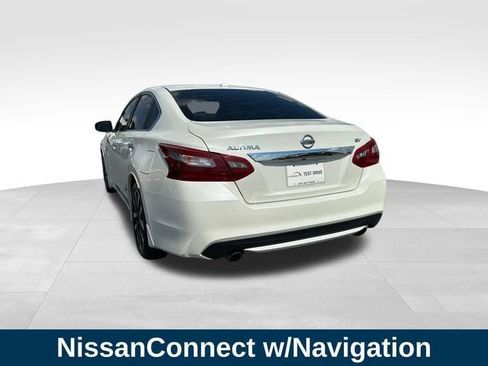Used 2018 Nissan Altima 2.5 SV w/ 2.5 SV Technology Package FWD image 3