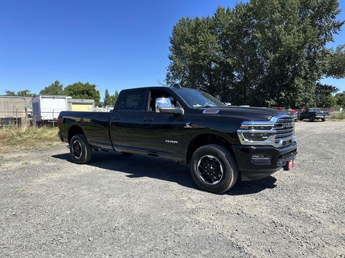 New 2025 RAM 3500 Laramie image 7