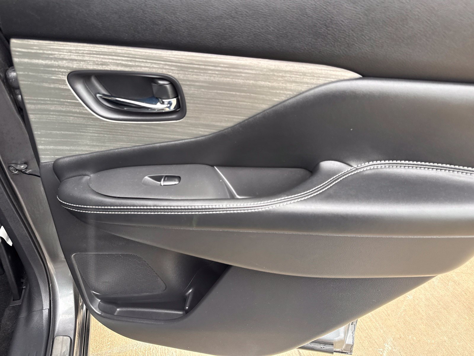 Used 2016 Nissan Murano Platinum w/ Platinum Technology Package FWD image 24