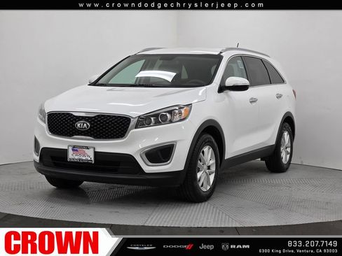 Used 2017 Kia Sorento FWD image 3