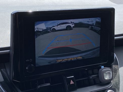 Used 2023 Toyota Corolla SE w/ SE Package image 6