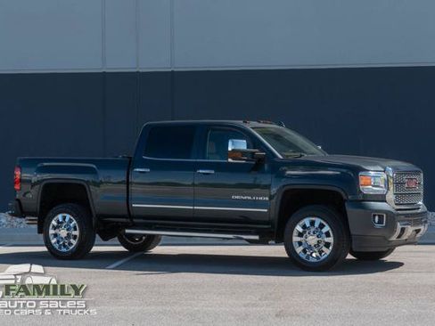 Used 2019 GMC Sierra 2500 Denali AWD/4WD image 12