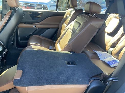 Used 2022 Lincoln Aviator Reserve w/ Elements Package Plus image 34