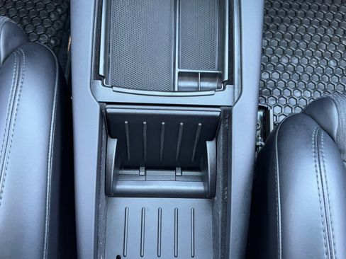 Used 2018 Tesla Model X 75D image 30