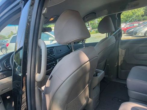 Used 2016 Kia Sedona L image 15
