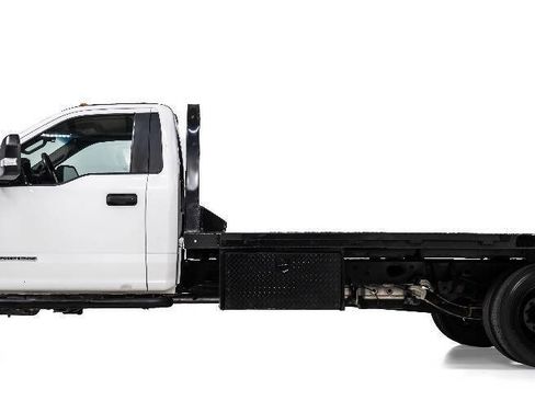 Used 2018 Ford F550 4x4 Regular Cab Super Duty image 6