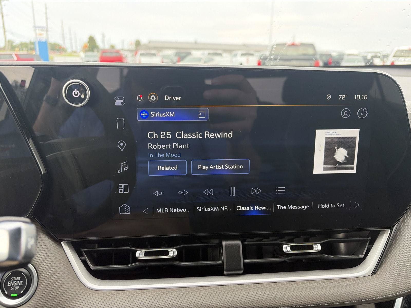 Used 2025 Chevrolet Equinox LT w/ Convenience Package II FWD image 19