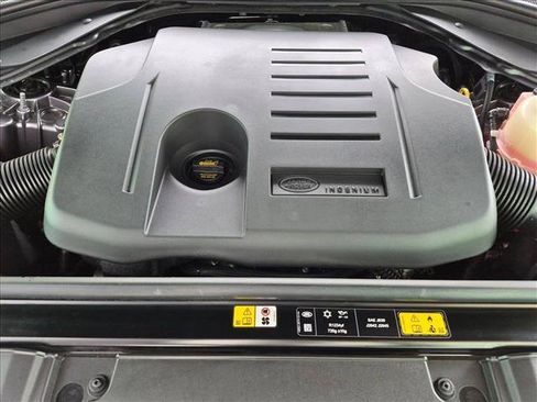 Certified 2025 Land Rover Range Rover SE AWD/4WD image 25