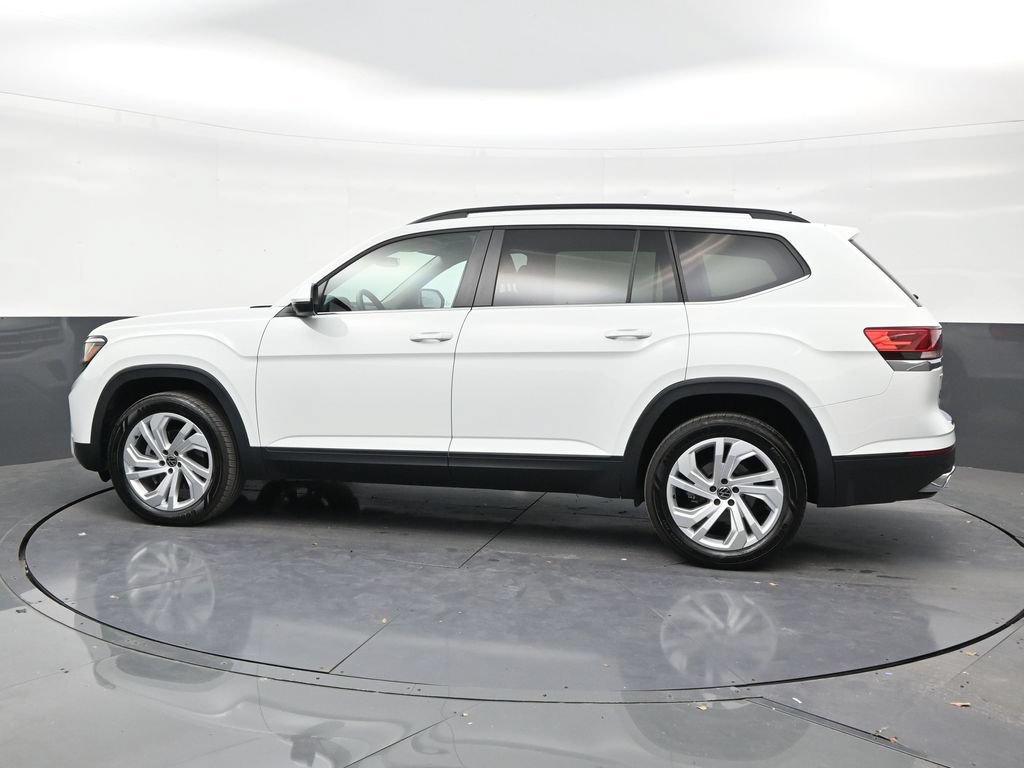 Used 2023 Volkswagen Atlas SE w/ Panoramic Sunroof Package FWD image 2