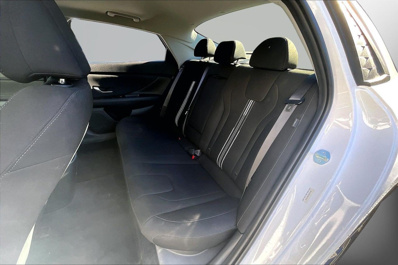 Used 2025 Hyundai Elantra SEL FWD image 22