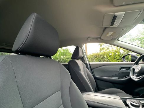 Used 2023 Nissan Rogue S AWD/4WD image 17
