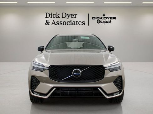 New 2026 Volvo XC60 B5 Plus w/ Protection Package Premier image 8