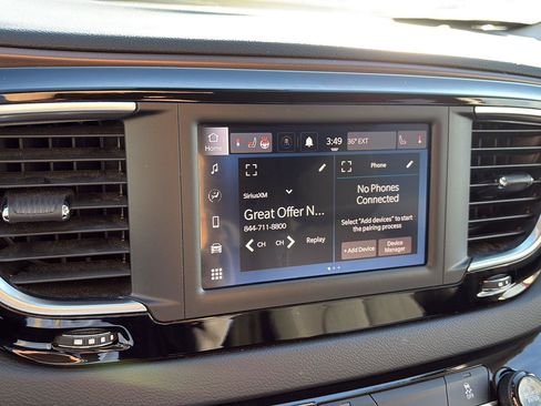 Used 2023 Chrysler Voyager LX image 20