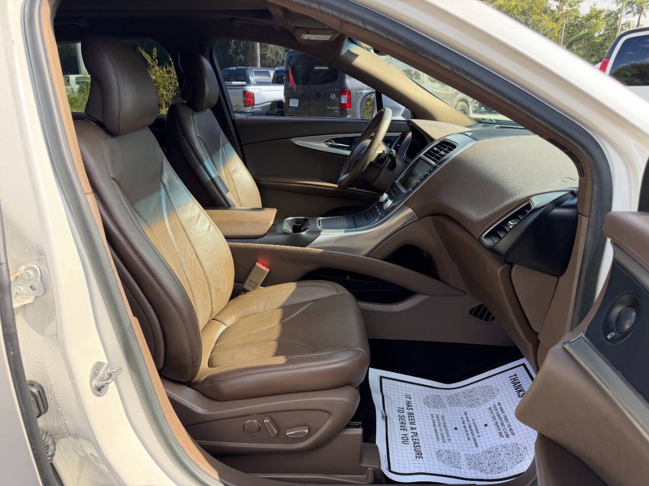 Used 2016 Lincoln MKX Reserve w/ Technology Package FWD image 17