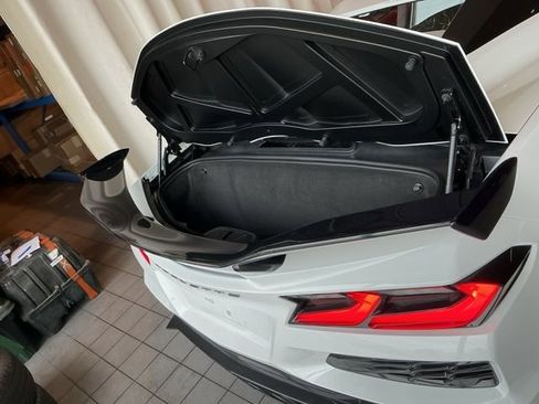 Used 2023 Chevrolet Corvette Z06 w/ Z07 Performance Package image 8