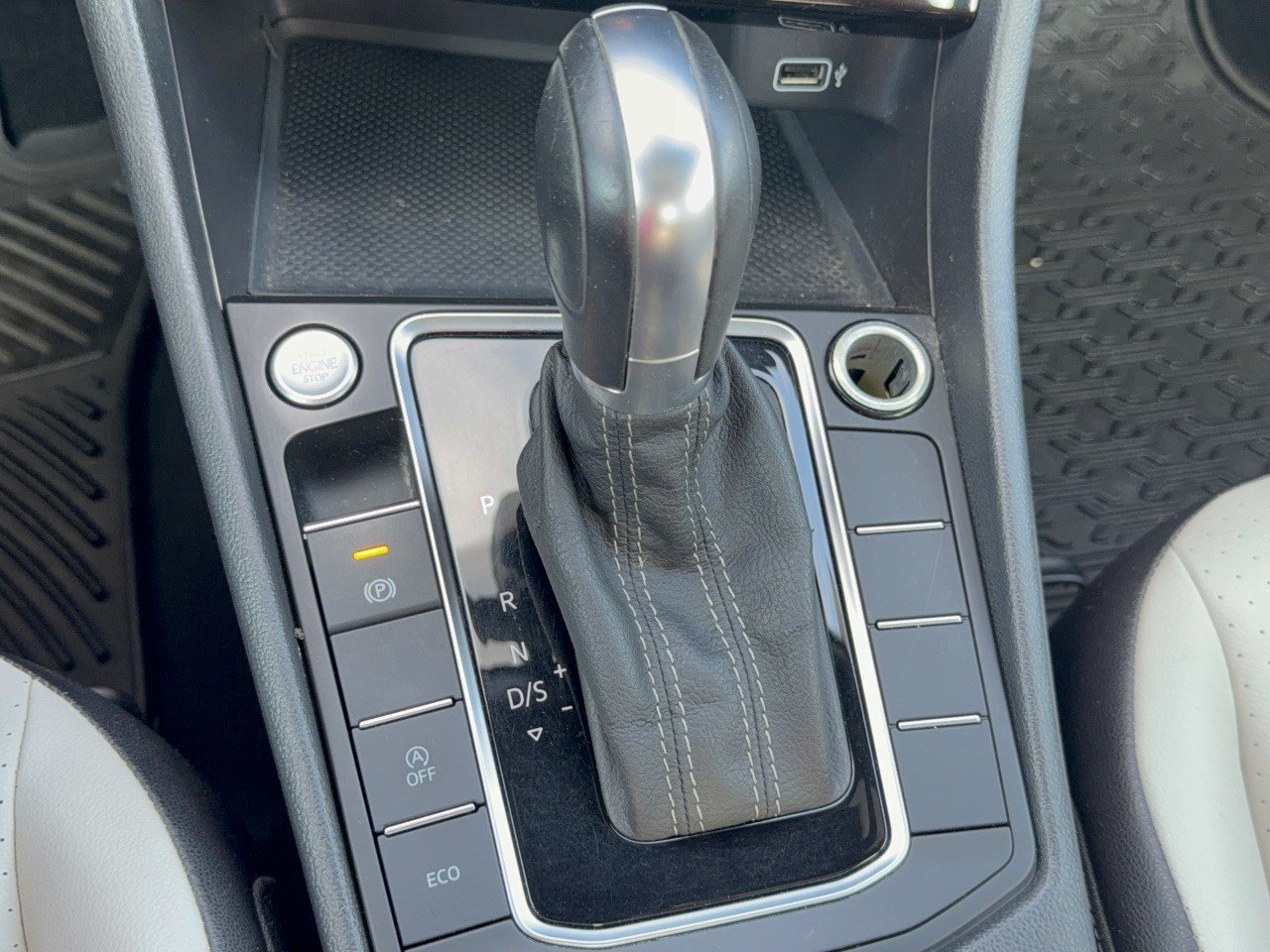 Used 2019 Volkswagen Jetta R-Line FWD image 21