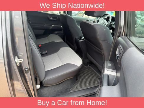 Used 2021 Toyota Tacoma TRD Off-Road w/ Technology Package AWD/4WD image 17