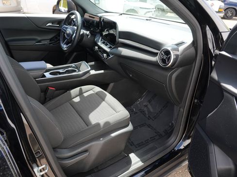 Used 2025 Chevrolet Equinox LT AWD/4WD image 33