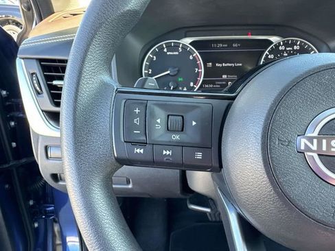 Used 2023 Nissan Rogue SV image 27