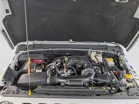 Used 2022 Jeep Wrangler Unlimited Sahara AWD/4WD image 25