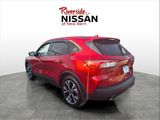 Used 2022 Ford Escape SE w/ SE Sport Appearance Package image 4