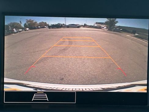 Used 2023 GMC Terrain SLE image 13