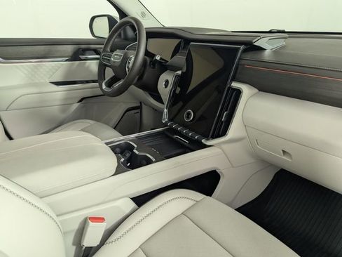 Used 2025 GMC Acadia Denali w/ LPO, Floor Liner Package image 30