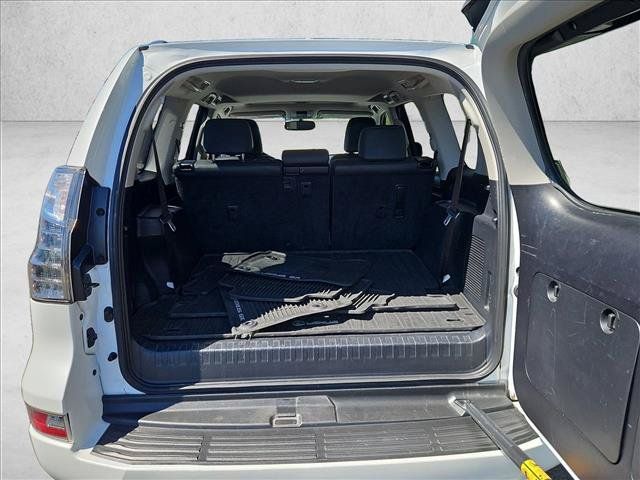 Used 2015 Lexus GX 460 w/ Comfort Package AWD/4WD image 6