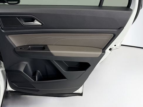 Certified 2023 Volkswagen Atlas Cross Sport SE w/ Panoramic Sunroof Package FWD image 25