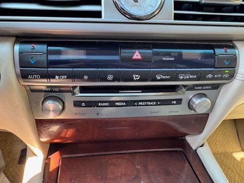 Used 2014 Lexus LS 460 Base 4dr Sedan image 48