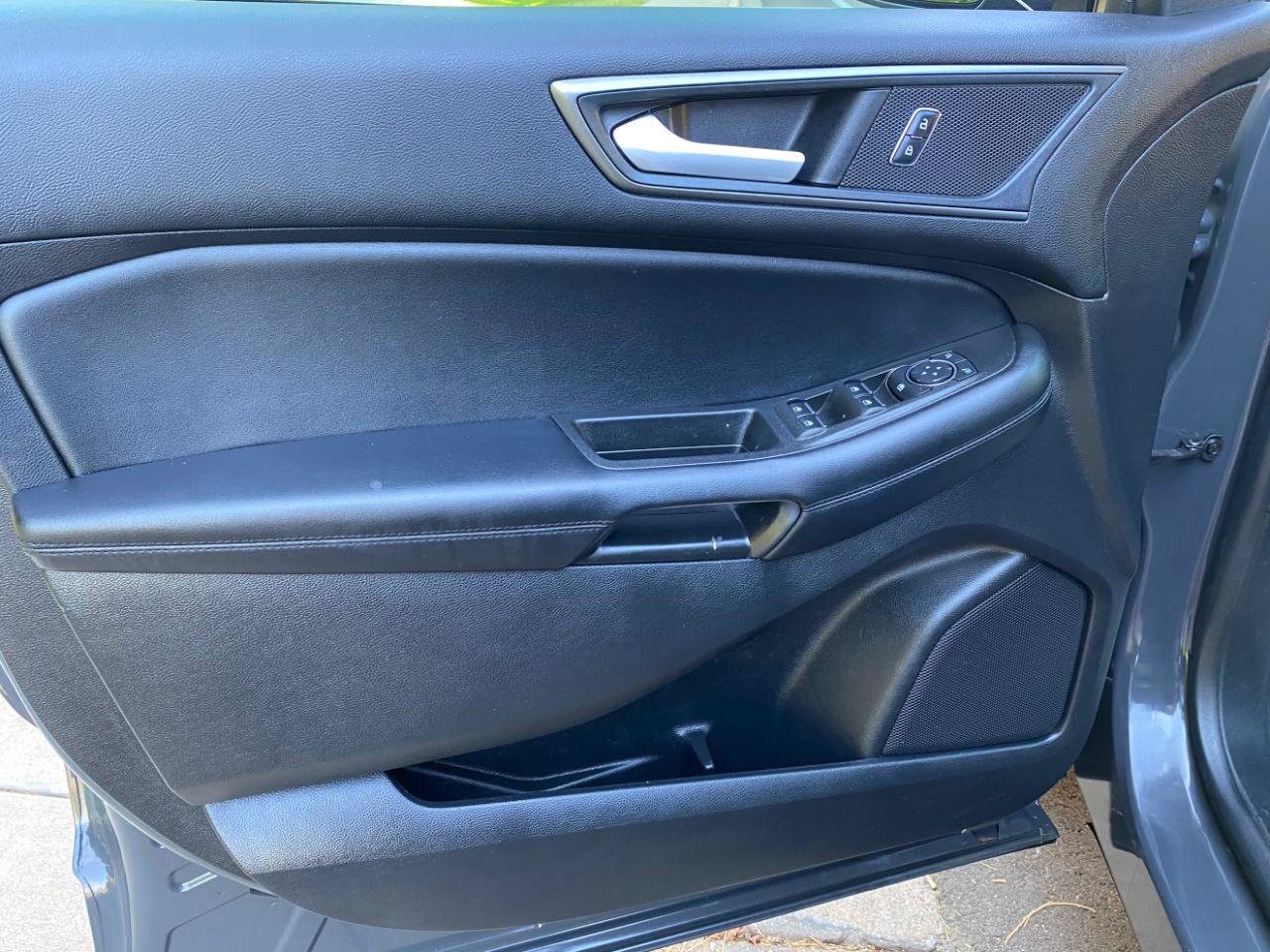 Used 2021 Ford Edge SE FWD image 20