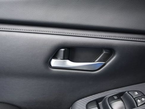 Used 2024 Nissan Sentra SV FWD image 11
