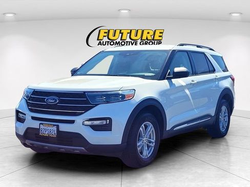 Certified 2022 Ford Explorer XLT w/ Equipment Group 202A AWD/4WD image 8