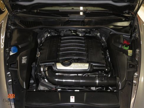 Used 2013 Porsche Cayenne AWD/4WD image 5