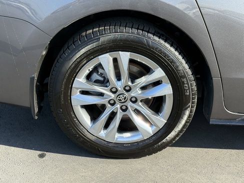 Certified 2024 Toyota Sienna Limited image 14