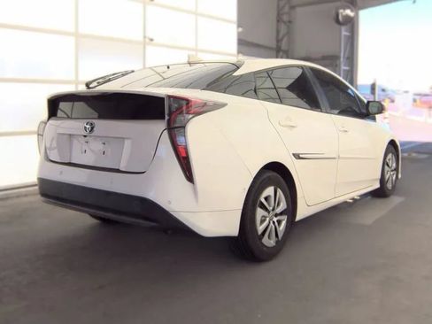Used 2018 Toyota Prius Three w/ Advanced Technology Package FWD image 2