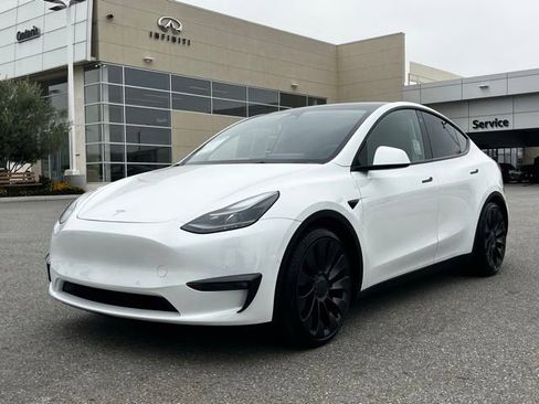 Used 2022 Tesla Model Y Performance AWD/4WD image 1