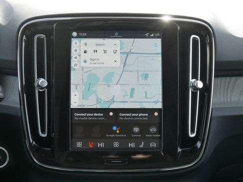 New 2026 Volvo XC40 B5 Ultra w/ Climate Package image 8