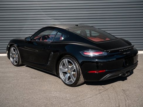 Certified 2024 Porsche 718 Cayman image 3
