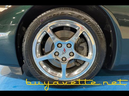 Used 2001 Chevrolet Corvette Convertible w/ Preferred Equipment Group2 RWD image 12