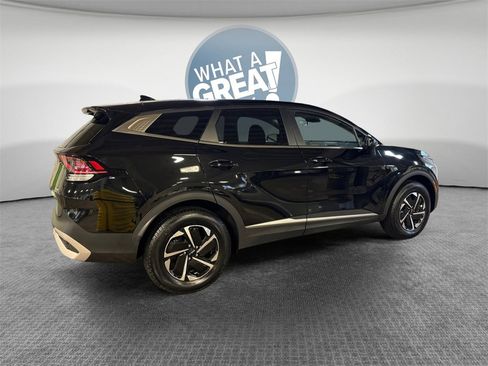 Certified 2023 Kia Sportage LX image 3