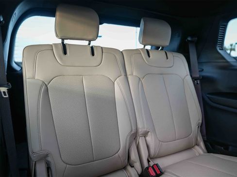 New 2025 Jeep Grand Cherokee L Limited image 18