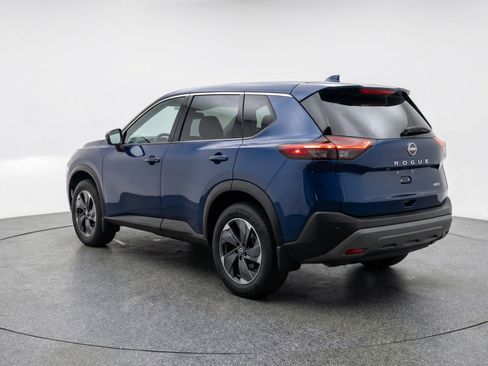 Used 2025 Nissan Rogue SV AWD/4WD image 6