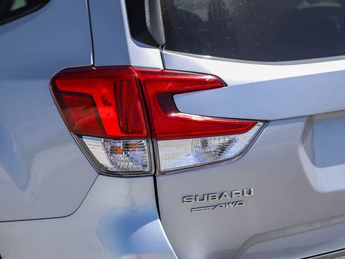 Used 2021 Subaru Forester Premium AWD/4WD image 9