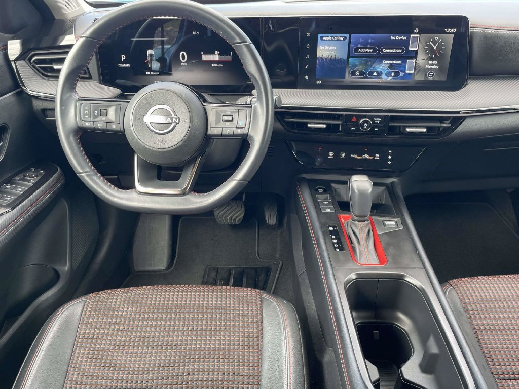 Used 2025 Nissan Kicks SR FWD image 11