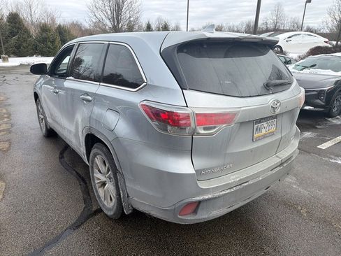 Used 2014 Toyota Highlander LE image 5