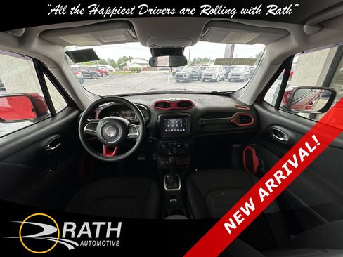 Used 2021 Jeep Renegade Latitude AWD/4WD image 17